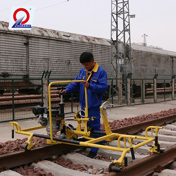 Internal combustion rail grinder